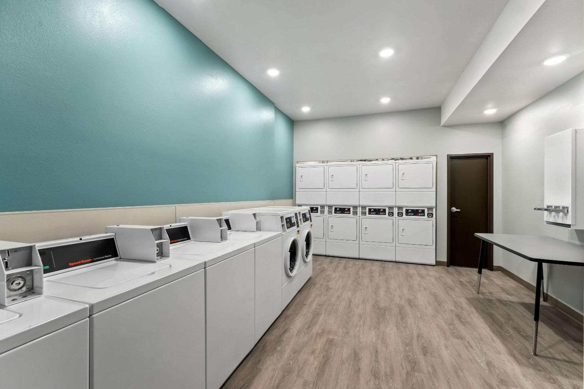 Woodspring Suites Easton Nazareth Εξωτερικό φωτογραφία